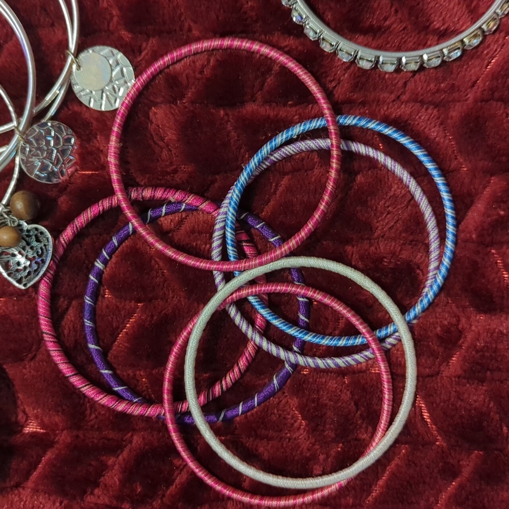 Bangle bracelets - Picture 4 of 7